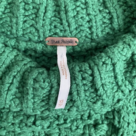 Free People Cutting Edge Cable Knit Sweater Green Cropped Boxy Chunky XSMALL XS - Picture 3 of 6